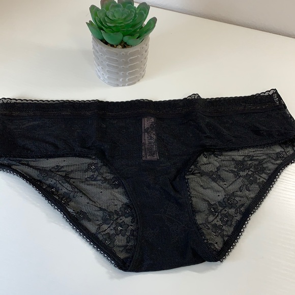 NWT. Victoria Secret hiphuggers - Picture 6 of 6